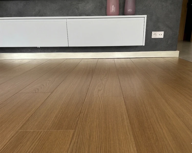 listwa-przypodlogowa-inox-aranzacja-wnetrza