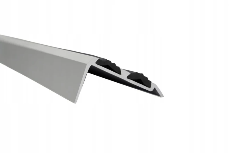 Profil aluminiowy Schodowy z wkładką antypoślizgową Srebrny mat 38x20mm0.9