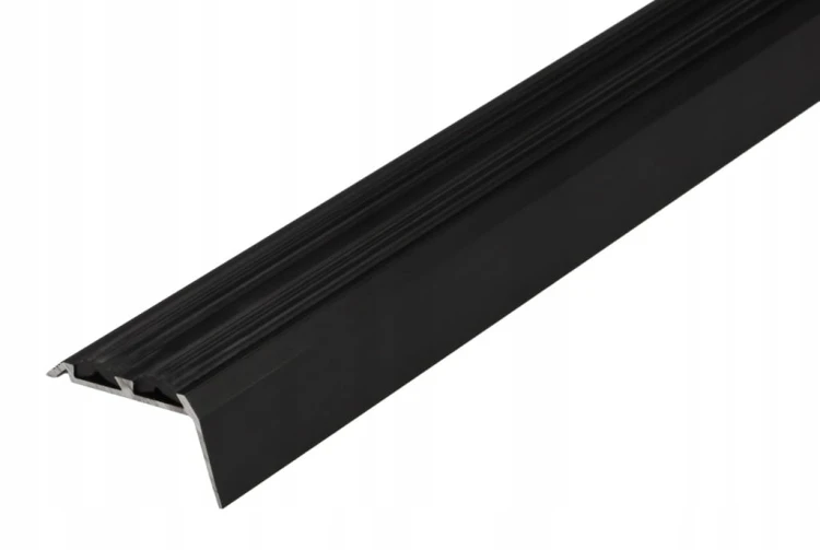 Profil aluminiowy Schodowy z wkładką antypoślizgową czarny mat 38x20mm 0.9