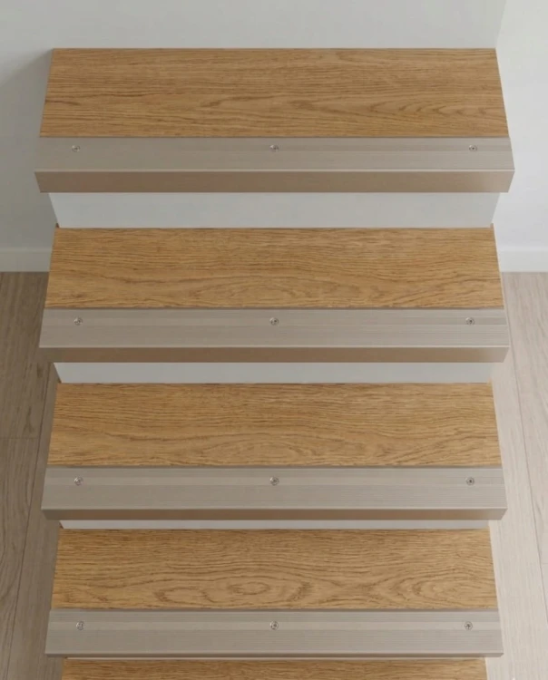 Profil Schodowy Aluminiowy Szampan Ryflowany 45x40mm MyHome