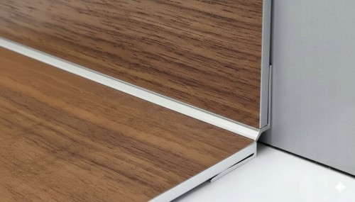 Listwa Schodowa Alu narożnikowa wewnętrzna do paneli SPC 5mm Srebrna 270cm
