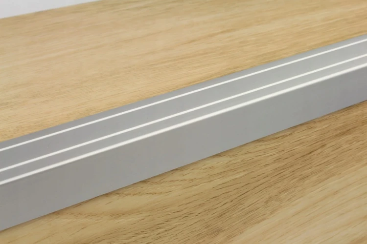 Listwa Schodowa Aluminiowa 30x20mm 270cm Profil narożnikowy Srebrny MyHome