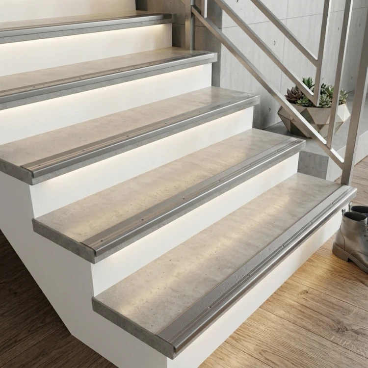 Listwa Schodowa Kątownik Antypoślizgowy 34x48mm SREBRNA 270cm MyHome