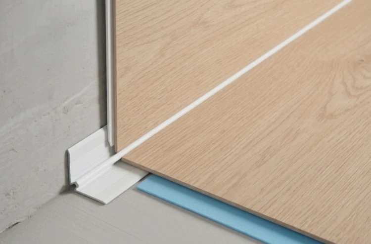 Listwa Alu narożnikowa wewnętrzna do paneli 4mm Biały 270cm MyHome