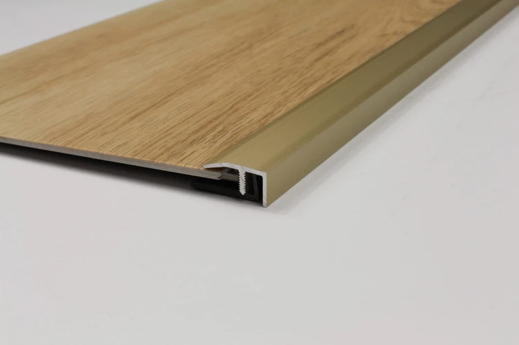 Aluminiowa listwa zakończeniowa 20mm Piasek pustyni z profilem bazowym PVC 2,7m – zdjęcie 5