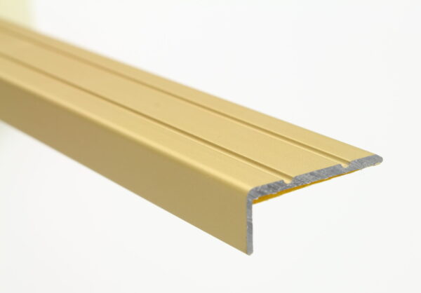 Profil aluminiowy naroznikowy 24x10mm 0,9 m złoty