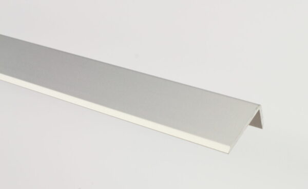 Profil aluminiowy naroznikowy 15x6,5mm 2,7m srebrny