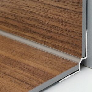 Profil aluminiowy wewnętrzny do SPC 5mm 0,9 m szampan